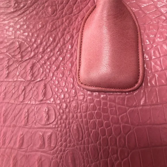 Juan Antonio hand-tooled and designed pink leather bag with everything you need! - Picture 9 of 16